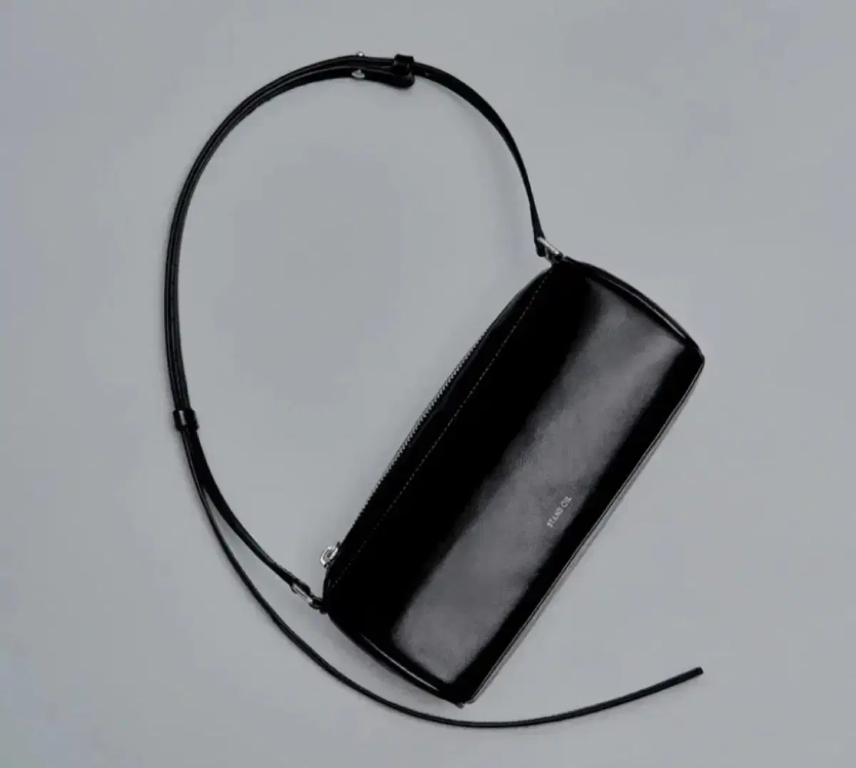 https://media.bunjang.co.kr/product/423068783_1_1785842145_w{res}.jpg